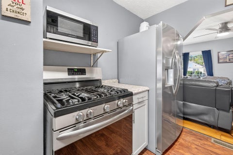 Tiny photo for 2610 Grasmere Avenue, Columbus, OH 43211 (MLS # 226037960)