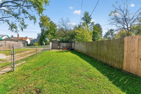 Tiny photo for 2610 Grasmere Avenue, Columbus, OH 43211 (MLS # 226037960)