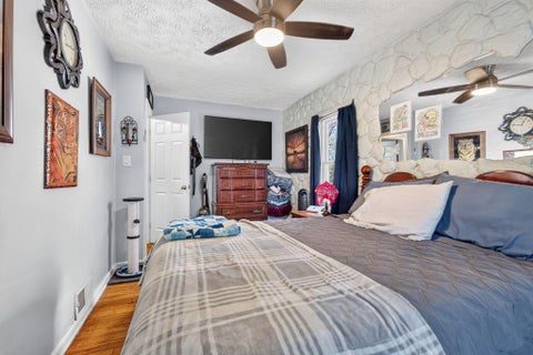 Tiny photo for 2610 Grasmere Avenue, Columbus, OH 43211 (MLS # 226037960)