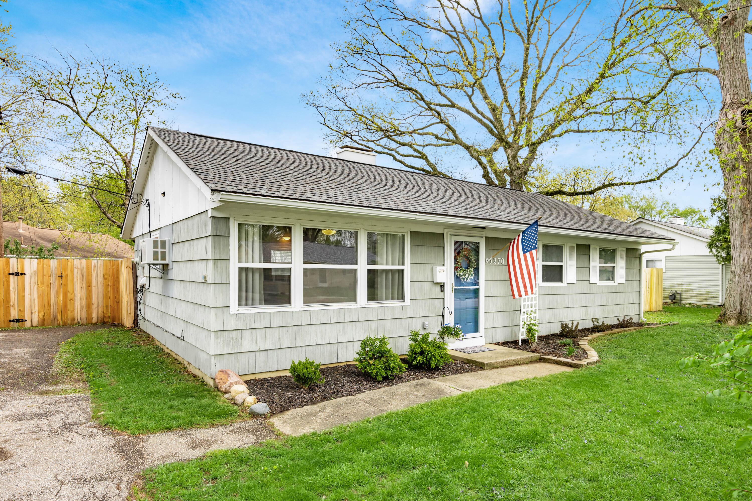 5270 Crescent Drive, Hilliard, Ohio image 2