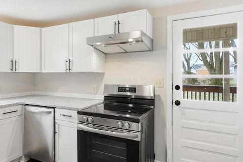 Tiny photo for 200 Washington Avenue, London, OH 43140 (MLS # 225045330)