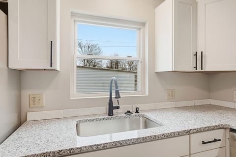 Tiny photo for 200 Washington Avenue, London, OH 43140 (MLS # 225045330)