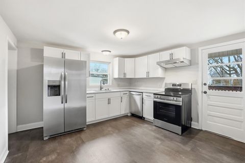 Tiny photo for 200 Washington Avenue, London, OH 43140 (MLS # 225045330)