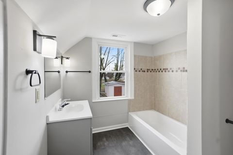 Tiny photo for 200 Washington Avenue, London, OH 43140 (MLS # 225045330)