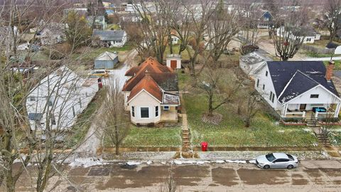 Tiny photo for 200 Washington Avenue, London, OH 43140 (MLS # 225045330)