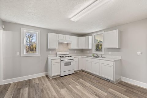 Tiny photo for 118 Raymond Avenue, Mansfield, OH 44903 (MLS # 225039598)