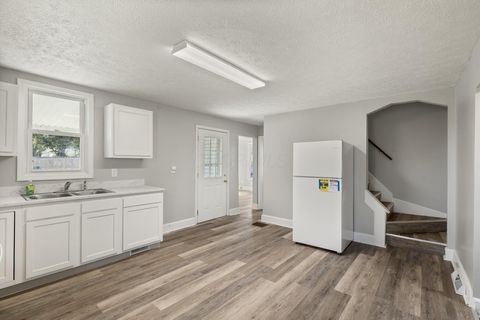 Tiny photo for 118 Raymond Avenue, Mansfield, OH 44903 (MLS # 225039598)