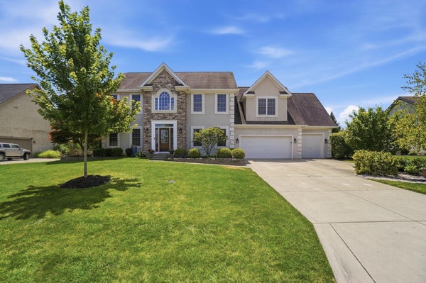 3214 SUNGLOW DR, LEWIS CENTER, OH 43035 - Image 8cf3f71f196d60b16f8eb57ce80f8400/2001077359