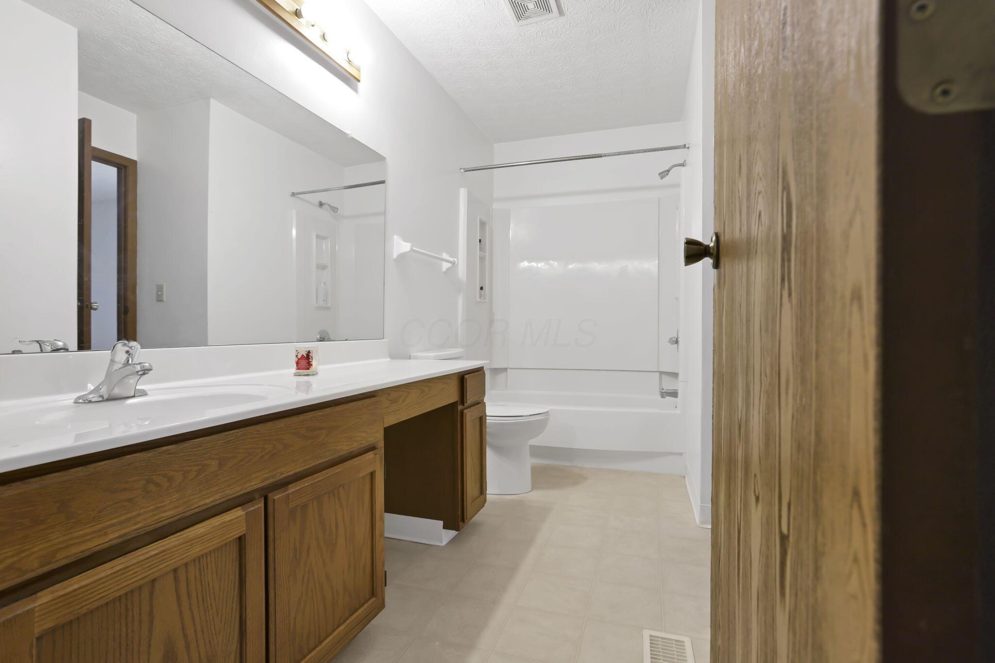 3523 Frenchpark Drive, Columbus, Ohio image 17
