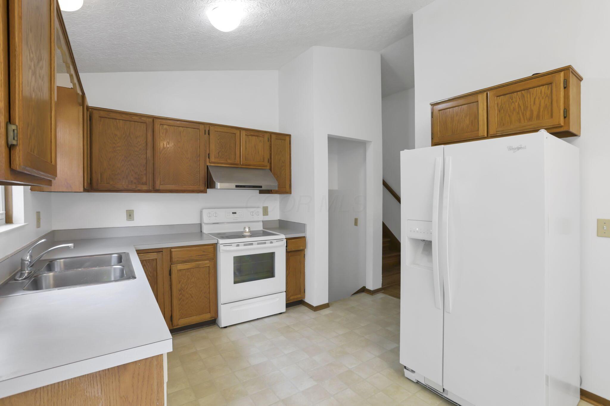 3523 Frenchpark Drive, Columbus, Ohio image 12