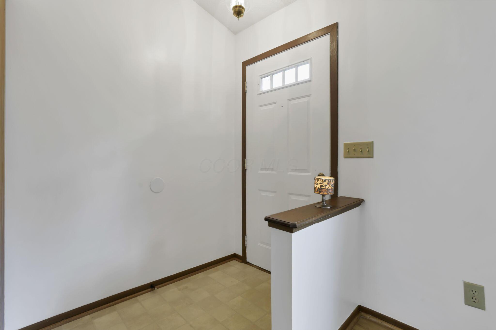 3523 Frenchpark Drive, Columbus, Ohio image 4