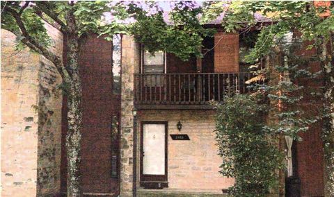Photo of 2853 Stonecreek Court, Columbus, OH 43224 (MLS # 225036496)