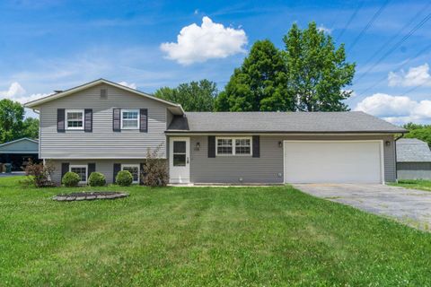 Photo of 178 Donerail Drive SW, Pataskala, OH 43062 (MLS # 226025457)