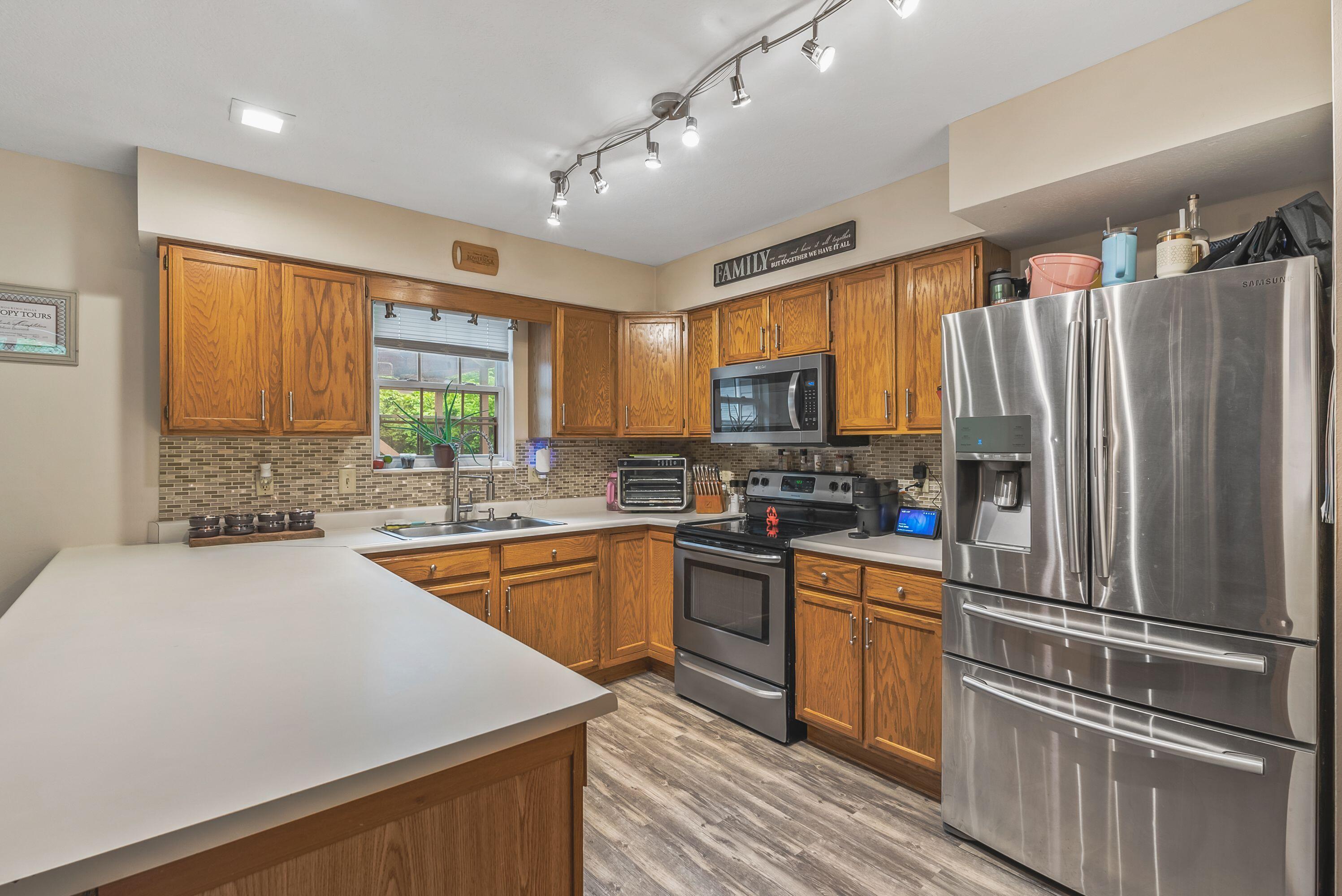 1129 Coventry Circle, Lancaster, Ohio image 14