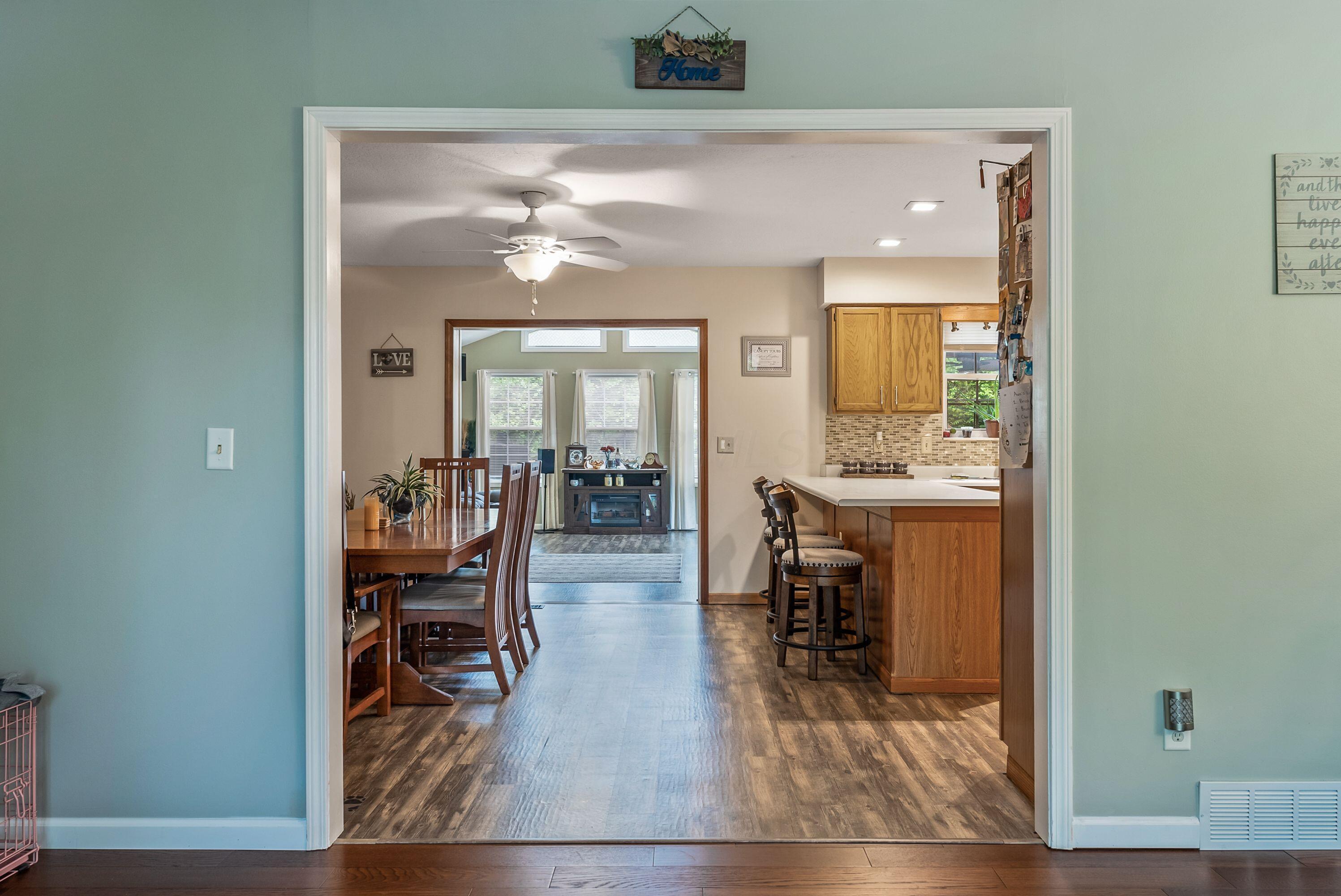 1129 Coventry Circle, Lancaster, Ohio image 9
