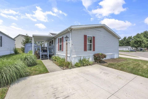 Photo of 9 Oak Glen Drive, Delaware, OH 43015 (MLS # 226027188)