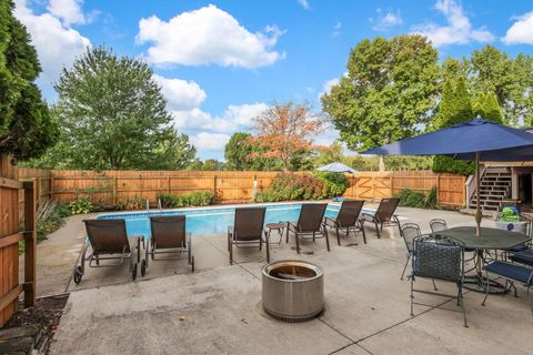 Tiny photo for 8011 Golfview Court, Columbus, OH 43235 (MLS # 225037495)
