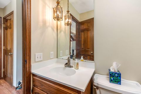 Tiny photo for 8011 Golfview Court, Columbus, OH 43235 (MLS # 225037495)