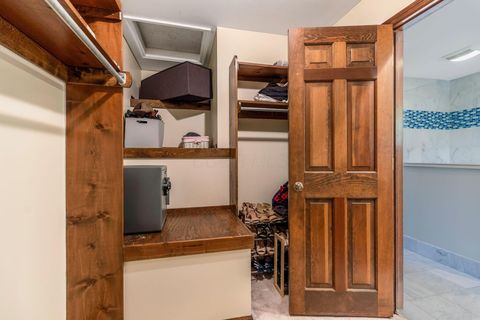 Tiny photo for 8011 Golfview Court, Columbus, OH 43235 (MLS # 225037495)