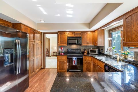 Tiny photo for 8011 Golfview Court, Columbus, OH 43235 (MLS # 225037495)