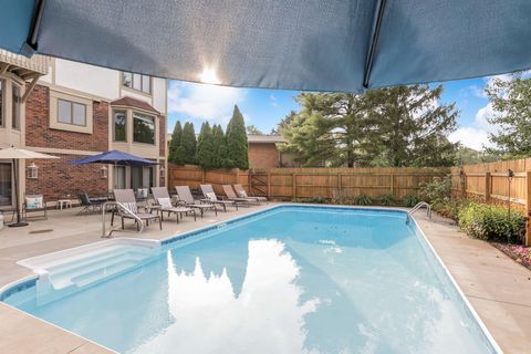 Tiny photo for 8011 Golfview Court, Columbus, OH 43235 (MLS # 225037495)