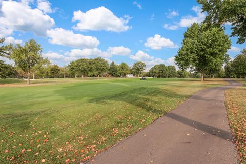 Tiny photo for 8011 Golfview Court, Columbus, OH 43235 (MLS # 225037495)