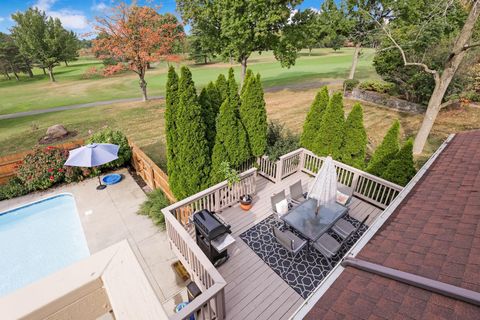 Tiny photo for 8011 Golfview Court, Columbus, OH 43235 (MLS # 225037495)