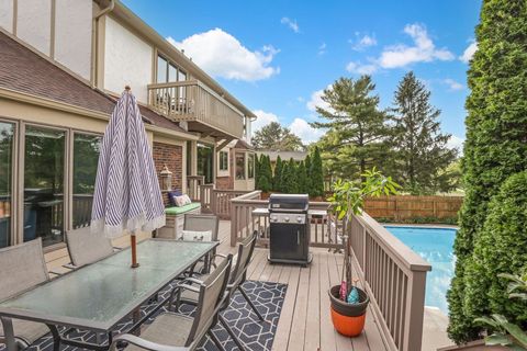 Tiny photo for 8011 Golfview Court, Columbus, OH 43235 (MLS # 225037495)