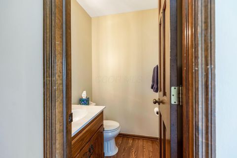 Tiny photo for 8011 Golfview Court, Columbus, OH 43235 (MLS # 225037495)
