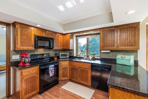 Tiny photo for 8011 Golfview Court, Columbus, OH 43235 (MLS # 225037495)