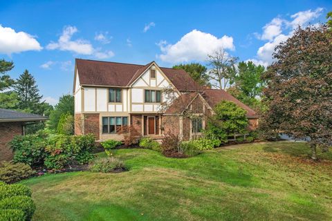 Tiny photo for 8011 Golfview Court, Columbus, OH 43235 (MLS # 225037495)
