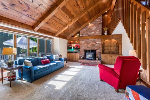Tiny photo for 8011 Golfview Court, Columbus, OH 43235 (MLS # 225037495)