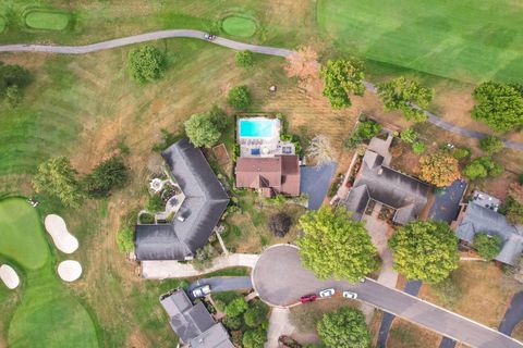 Tiny photo for 8011 Golfview Court, Columbus, OH 43235 (MLS # 225037495)