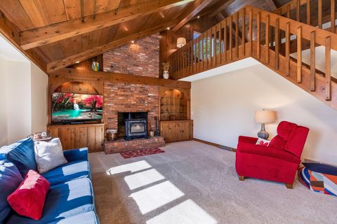 Tiny photo for 8011 Golfview Court, Columbus, OH 43235 (MLS # 225037495)