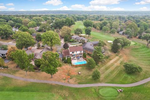 Tiny photo for 8011 Golfview Court, Columbus, OH 43235 (MLS # 225037495)