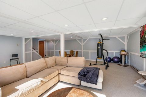 Tiny photo for 8011 Golfview Court, Columbus, OH 43235 (MLS # 225037495)