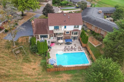 Tiny photo for 8011 Golfview Court, Columbus, OH 43235 (MLS # 225037495)