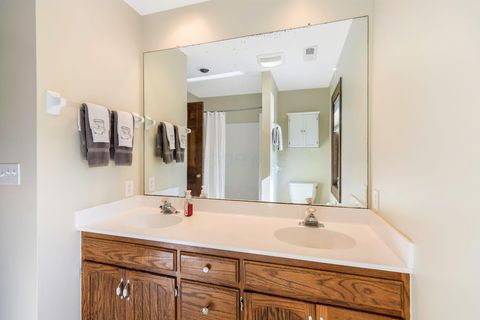 Tiny photo for 8011 Golfview Court, Columbus, OH 43235 (MLS # 225037495)