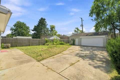 Tiny photo for 3339 Parkside Road, Columbus, OH 43204 (MLS # 226033762)