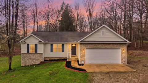Photo of 865 Terrace View Drive, Howard, OH 43028 (MLS # 226010231)