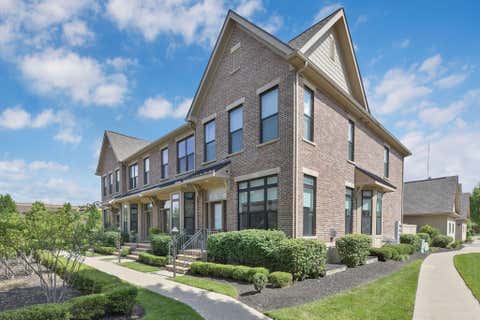 Tiny photo for 866 Pullman Way 23 #23, Grandview Heights, OH 43212 (MLS # 226029843)