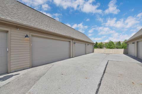 Tiny photo for 866 Pullman Way 23 #23, Grandview Heights, OH 43212 (MLS # 226029843)