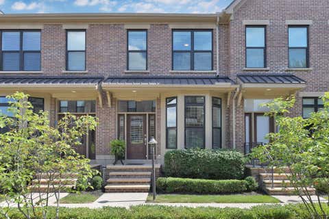 Photo of 866 Pullman Way 23 #23, Grandview Heights, OH 43212 (MLS # 226029843)