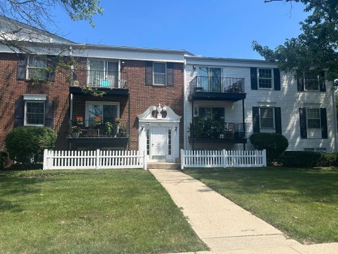 Photo of 1460 Slade Avenue 202 #202, Columbus, OH 43235 (MLS # 226030069)