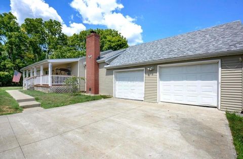 Photo of 5060 Wheeling Road NE, Lancaster, OH 43130 (MLS # 226003660)