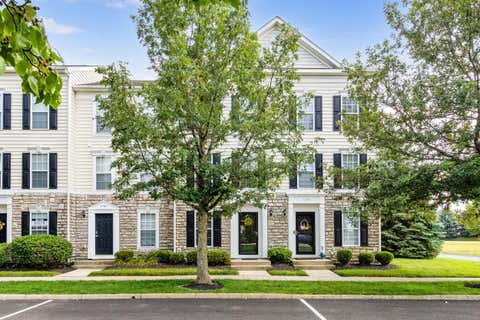 Photo of 5589 Mesa Falls Street 15 #15, Dublin, OH 43016 (MLS # 226028838)
