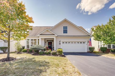 Photo of 5445 Welbourne Place 25 #25, New Albany, OH 43054 (MLS # 225037282)