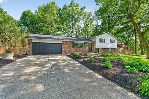 Photo of 181 Greenbrier Road, Sunbury, OH 43074 (MLS # 226018421)