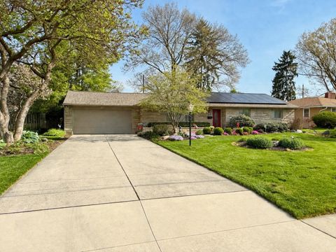 Photo of 2290 Middlesex Road, Columbus, OH 43220 (MLS # 226012745)