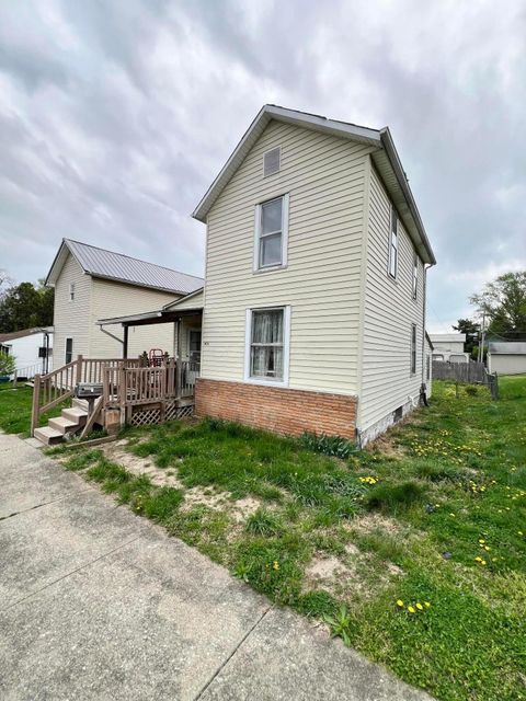 Photo of 404 N 10th Street, Newark, OH 43055 (MLS # 226012051)
